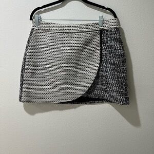 Alice + Olivia Lennon Printed Side
Zip Mini Skirt Size 12, EUC, mini skirt